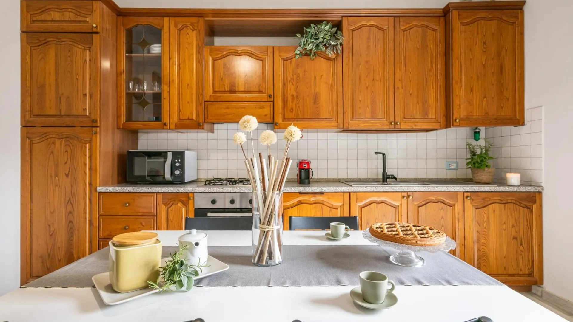 פיזה Sage&Rosemary Home - With Garden By Pleiades Home דירה